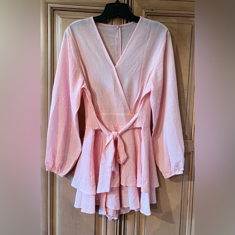 Textured Dot Print Ruffle Romper - Picture 5 of 14